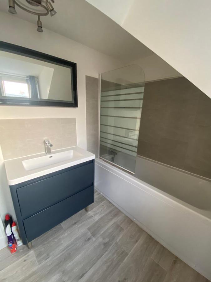 Le Stud' Joli Appartement Lumineux En Plein Centre Ville شيربوغ أون كوتننتين المظهر الخارجي الصورة